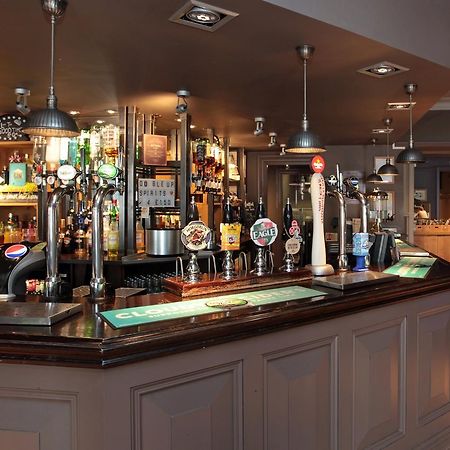 Bear Inn, Somerset By Marston'S Inns Street Kültér fotó